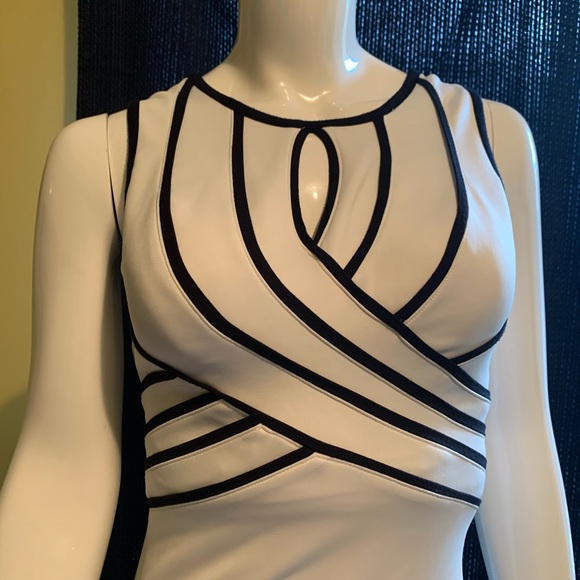 Tight dress - Picture 2 of 4